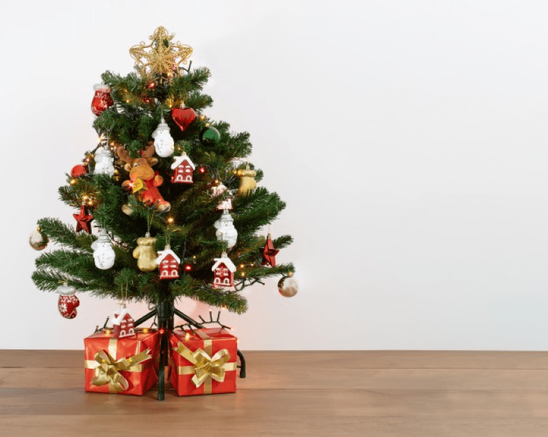 Best Christmas Decorations for Narrow Artificial Trees