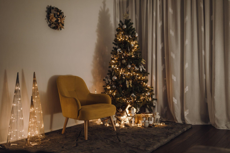 Unlit Artificial Christmas Trees: The Perfect Addition for Couples who Love Romance